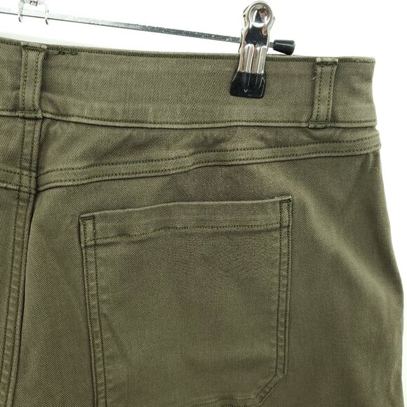 Spanx Pull On Stretch Twill Midi Shorts XL Pine Green - Picture 11 of 16